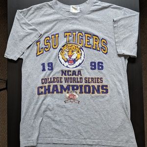 lee sport Shirts - Vintage 1996 LSU NCAA T-shirt lee sport Shirts - Vintage 1996 LSU NCAA T-shirt